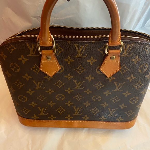LOUIS. VUITTON MONOGRAMMED ALMA HANDBAG - Picture 2 of 16